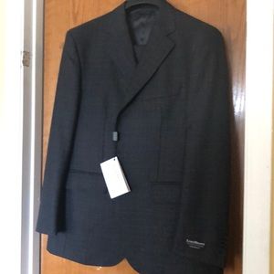 Men’s gray suit